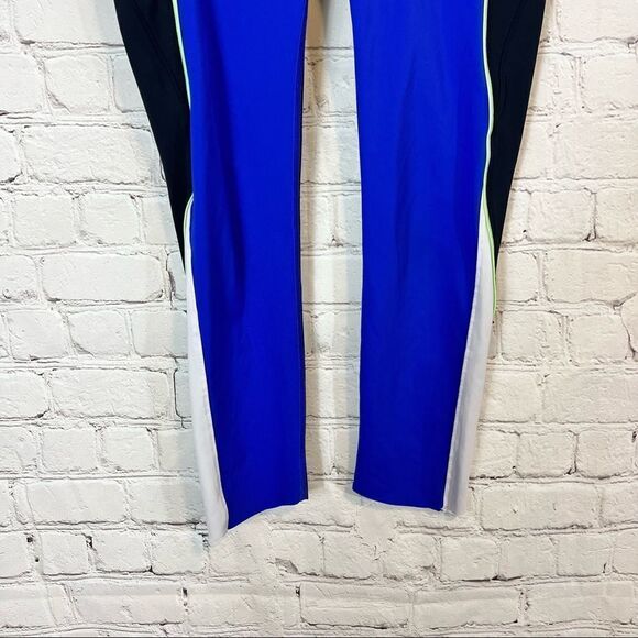 ATHLETA Womens Velocity Colorblock Stash Pocket Capri size small - Picture 4 of 12